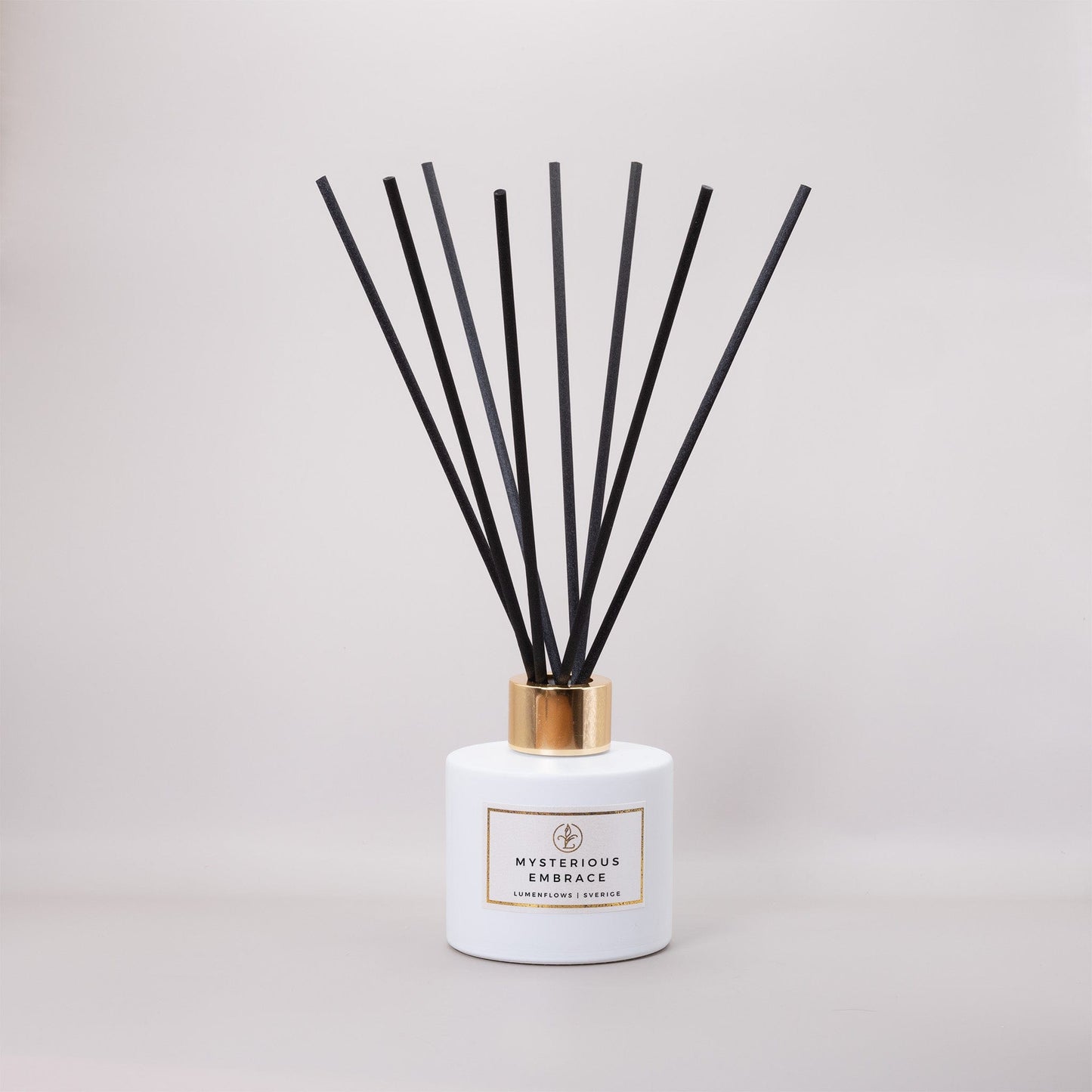 Reed Diffuser | Mysterious Embrace Gold Black - LumenFlows 1
