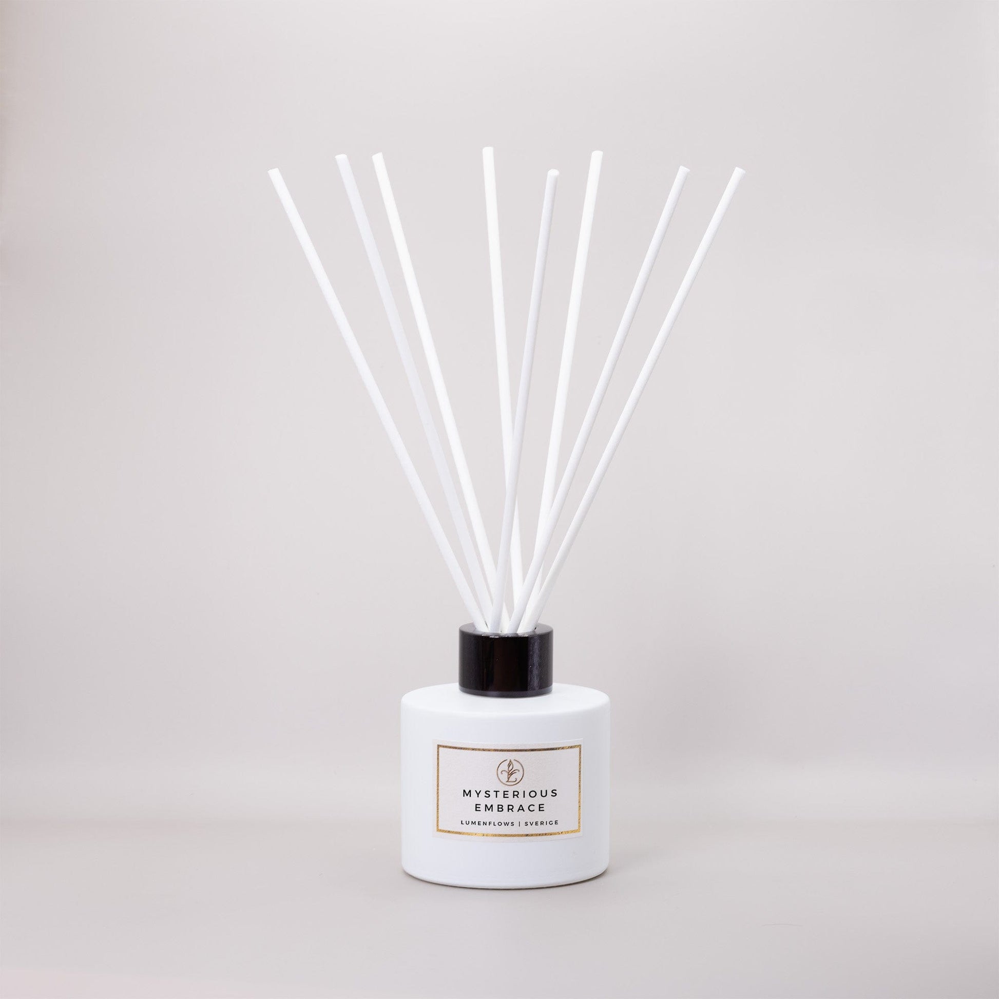 Reed Diffuser | Mysterious Embrace Black White - LumenFlows 6